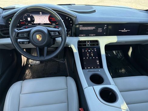 Used 2022 Porsche Taycan 4S image 7