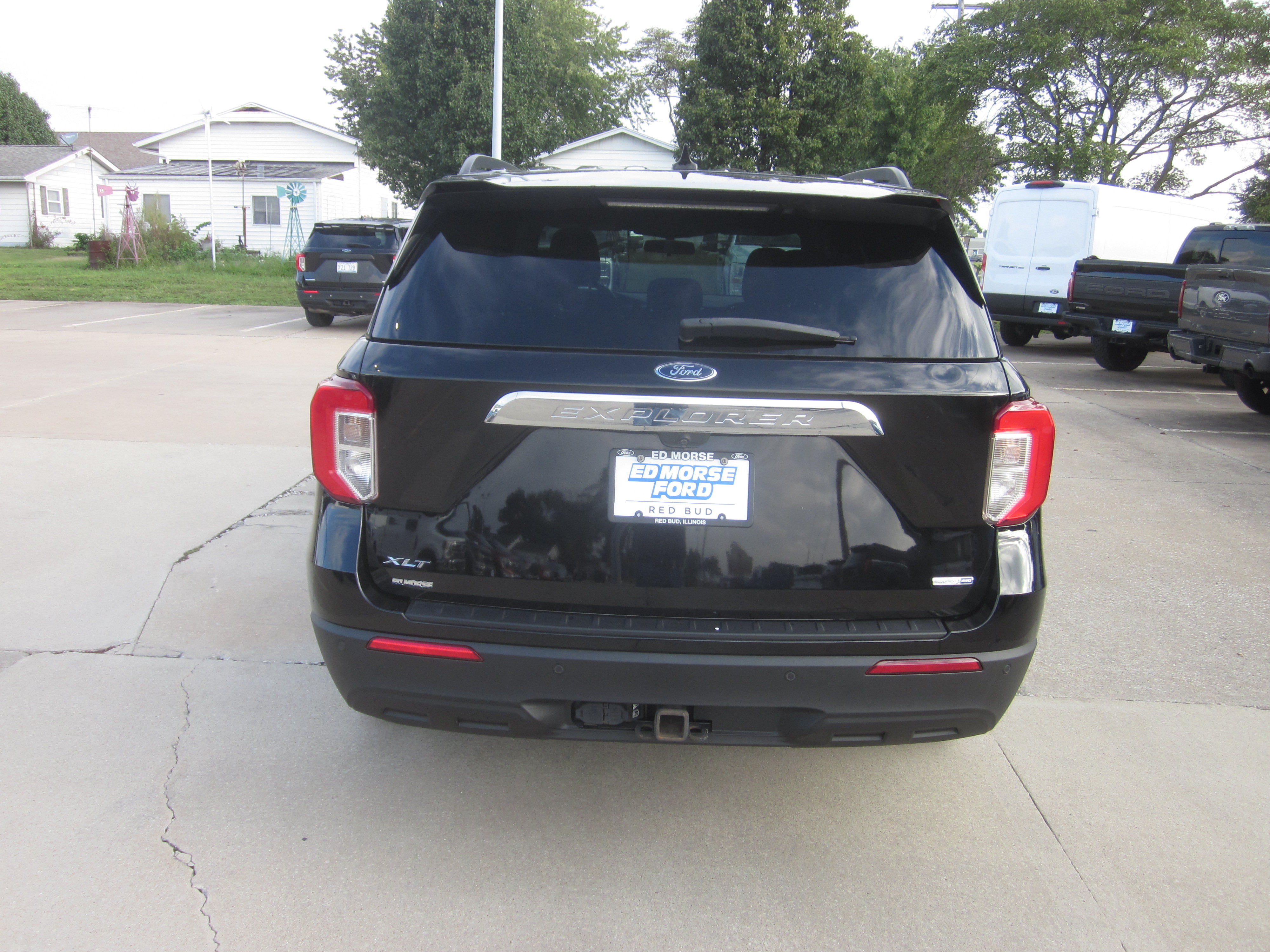 Used 2020 Ford Explorer XLT w/ Comfort Package AWD/4WD image 5