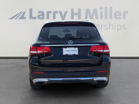 Used 2019 Mercedes-Benz GLC 300 image 4