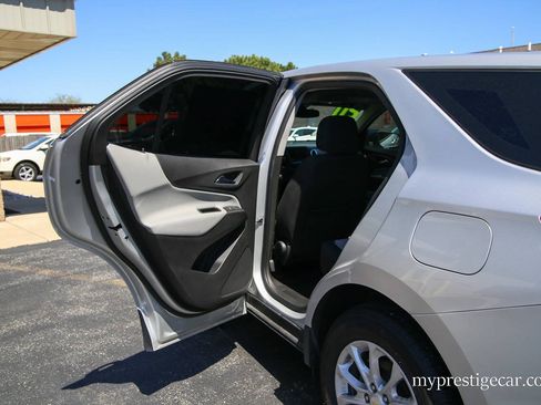 Used 2020 Chevrolet Equinox LS FWD image 25