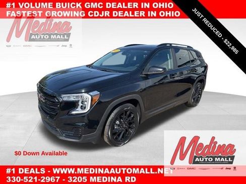 Used 2023 GMC Terrain SLE w/ Elevation Edition FWD image 1