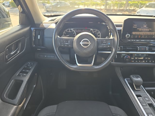 Certified 2024 Nissan Pathfinder SV FWD image 13