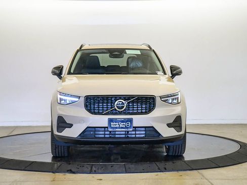 New 2026 Volvo XC40 B5 Core AWD/4WD image 6
