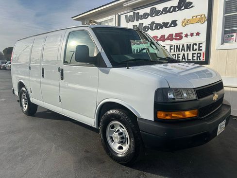 Used 2020 Chevrolet Express 2500 image 2