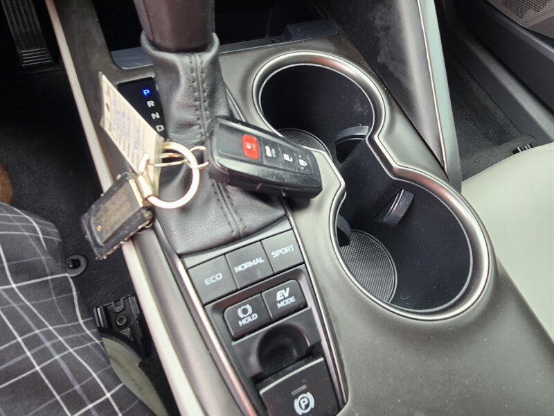 Used 2023 Toyota Camry SE w/ Audio Upgrade Package FWD image 23