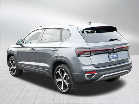 Certified 2025 Volkswagen Taos SEL image 5