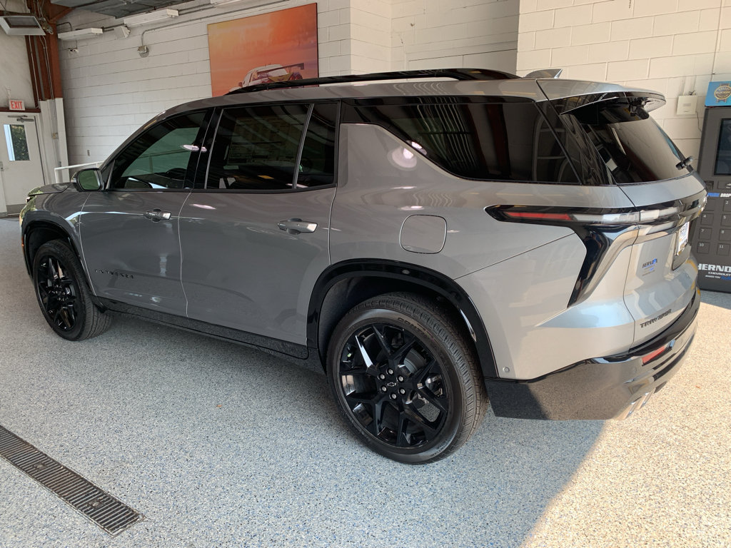 New 2026 Chevrolet Traverse RS w/ LPO, Floor Liner Package FWD image 6