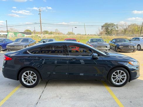 Used 2020 Ford Fusion SE image 5