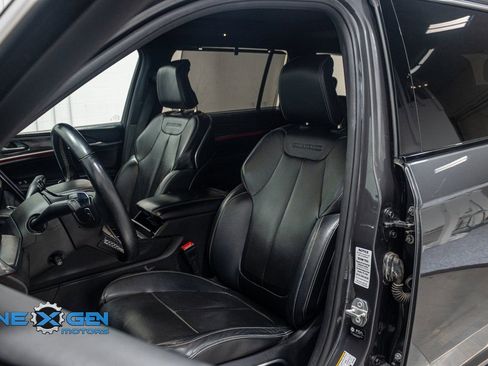 Used 2021 Jeep Grand Cherokee L Overland w/ Luxury Tech Group IV image 26