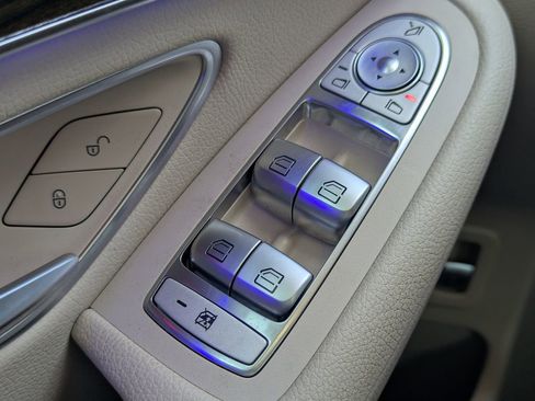 Used 2022 Mercedes-Benz GLC 300 GLC 300 w/ Premium Package Lite image 19