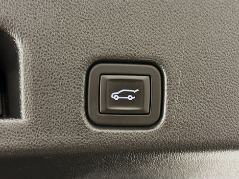 Used 2024 Chevrolet Traverse LS AWD/4WD image 32