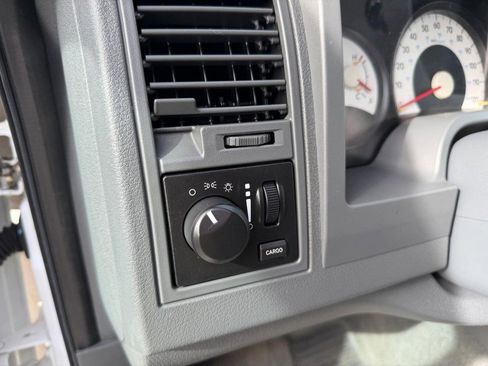 Used 2006 Dodge Dakota ST image 29