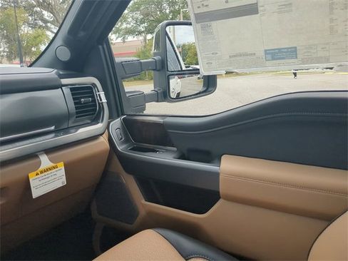 New 2025 Ford F350 Lariat w/ Lariat Ultimate Package image 6