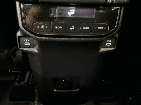 Used 2024 Toyota Grand Highlander AWD image 27