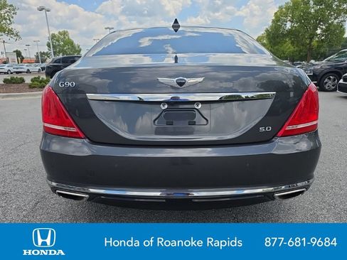 Used 2017 Genesis G90 5.0 Ultimate RWD image 4