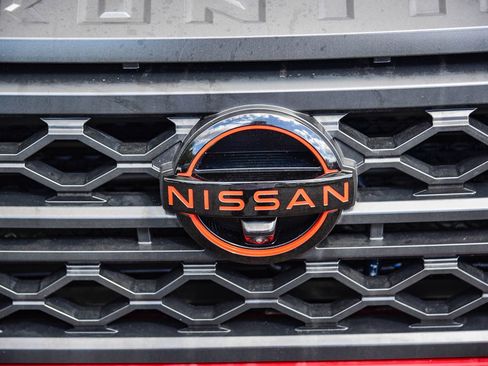 Used 2023 Nissan Frontier PRO-4X w/ Pro-4X Premium Package image 13