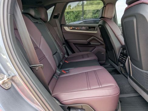 New 2026 Porsche Cayenne AWD/4WD image 22