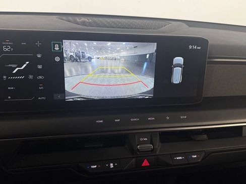 Used 2024 Kia EV9 Light Long Range RWD image 19