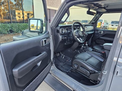Used 2020 Jeep Wrangler Unlimited Sahara w/ Uconnect 4C Nav & Sound Group image 11
