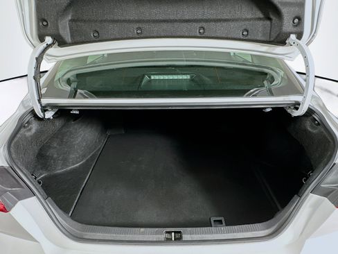 Used 2025 Toyota Camry LE image 29