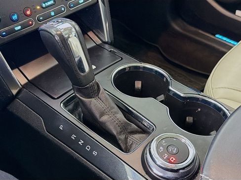 Used 2018 Ford Explorer Platinum image 21