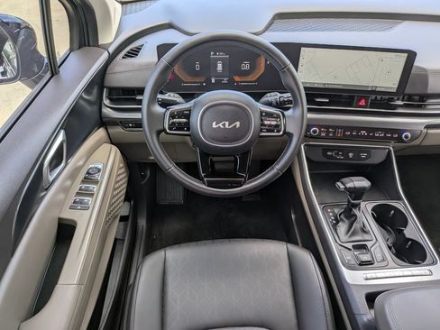 Certified 2026 Kia Carnival FWD image 14
