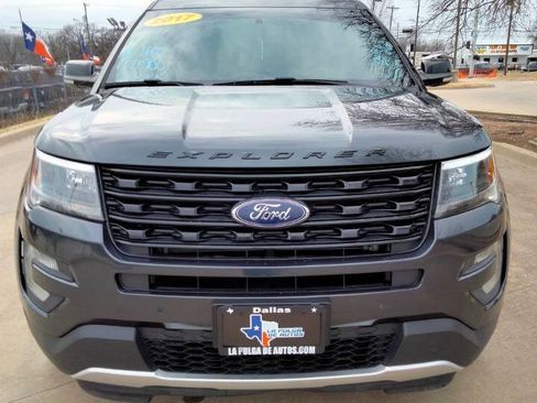 Used 2017 Ford Explorer XLT w/ Equipment Group 202A image 2
