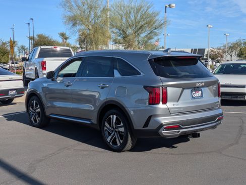 Certified 2023 Kia Sorento SX Prestige image 3