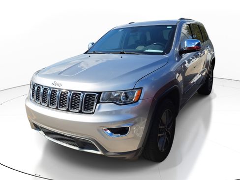 Used 2020 Jeep Grand Cherokee Limited image 3