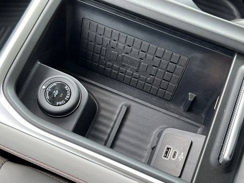 Certified 2025 Ford Expedition Active image 32