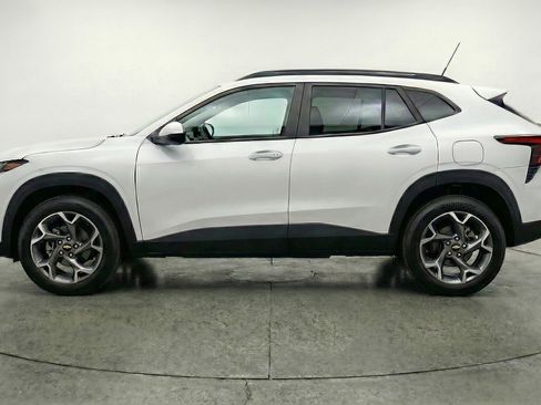 Used 2025 Chevrolet Trax LT image 5