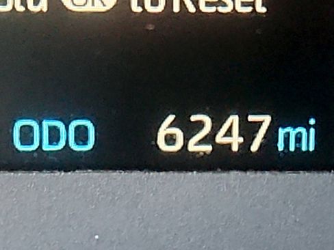 Used 2025 Toyota Corolla Cross LE image 20