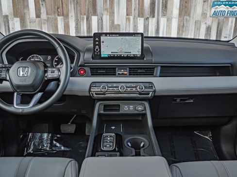 Used 2023 Honda Pilot Touring image 16