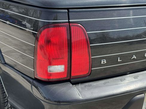Used 2002 Lincoln Blackwood image 8