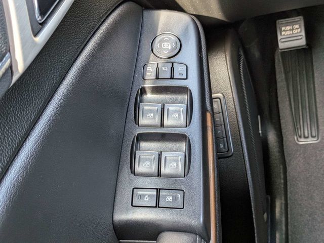 Used 2020 GMC Yukon Denali w/ Denali Ultimate Package AWD/4WD image 29