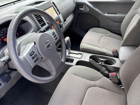 Used 2019 Nissan Frontier SV w/ Value Truck Package image 9