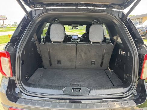 Used 2020 Ford Explorer XLT w/ Equipment Group 202A AWD/4WD image 12
