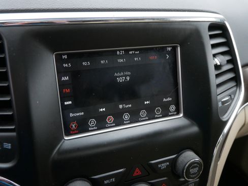 Used 2018 Jeep Grand Cherokee Limited AWD/4WD image 33