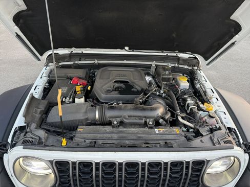 Used 2025 Jeep Wrangler Rubicon image 31