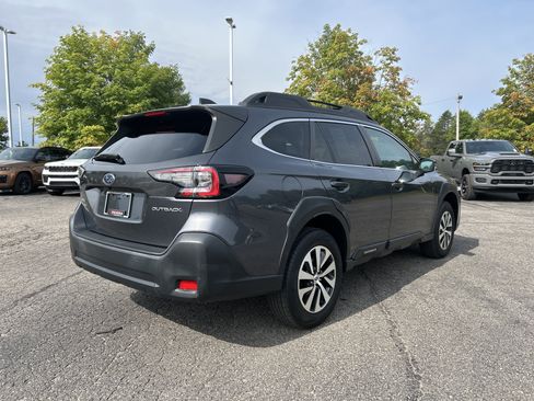 Used 2023 Subaru Outback Premium AWD/4WD image 3