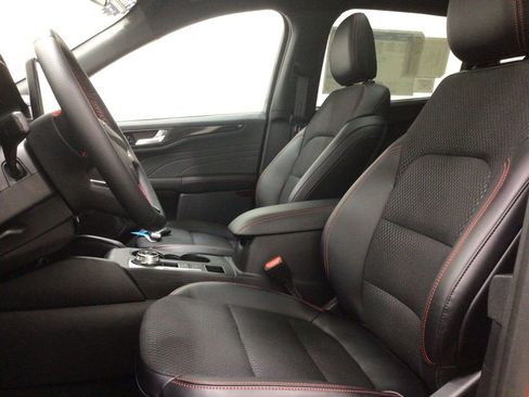 New 2025 Ford Escape ST-Line Select w/ Tech Pack #1 AWD/4WD image 9