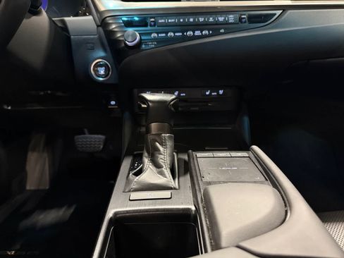 Used 2021 Lexus ES 350 w/ Premium Package FWD image 12