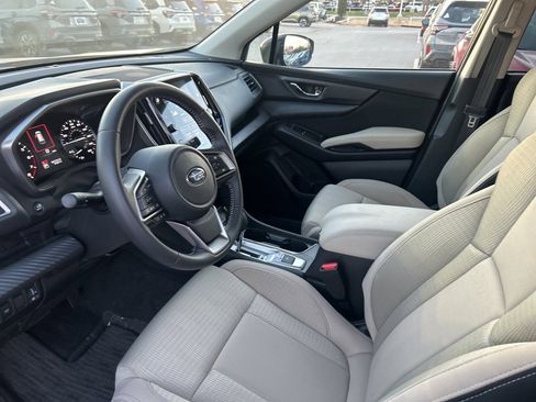 Used 2025 Subaru Ascent Premium image 4