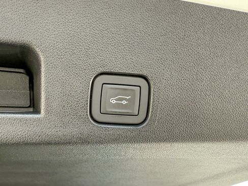 Certified 2025 Buick Enclave Sport Touring image 12