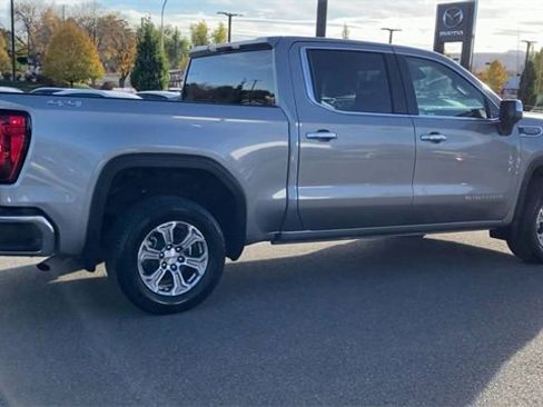 Used 2025 GMC Sierra 1500 SLT image 2