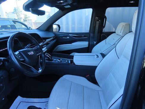 Used 2021 Cadillac Escalade ESV Sport w/ Driver Assist Tech Package image 8