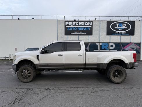 Used 2017 Ford F350 Lariat w/ Chrome Package image 2