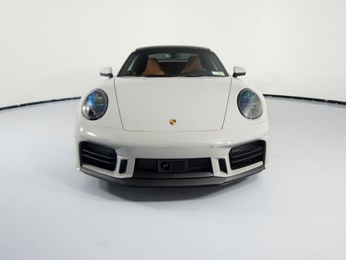 Certified 2025 Porsche 911 Carrera RWD image 13