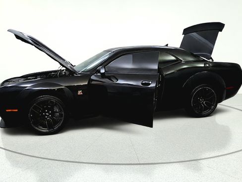 Used 2022 Dodge Challenger R/T Scat Pack RWD image 11