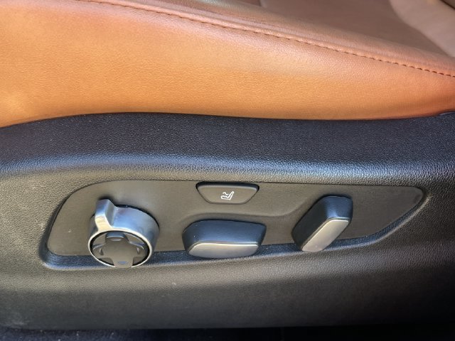 Used 2023 Cadillac XT4 Premium Luxury FWD image 28